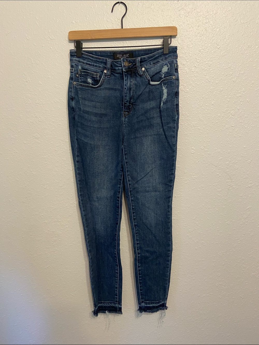 Judy Blue Dark Wash Distressed Raw Edge Hem Style JB88417 Jeans Size 9/29